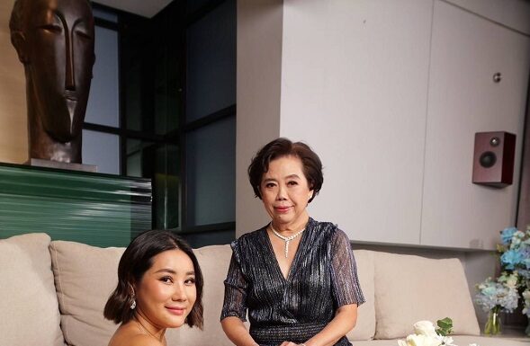 “สวย เก่ง ได้แม่”