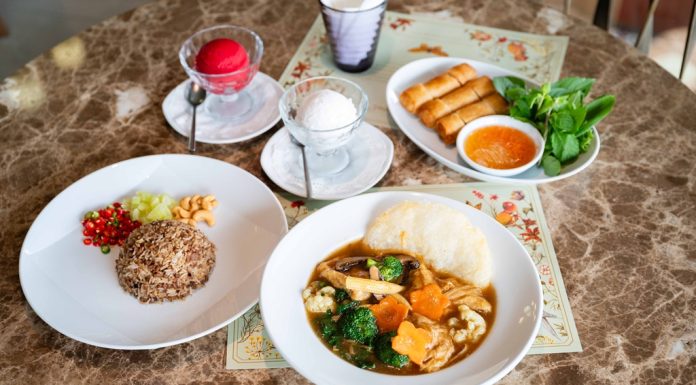 ไอคอนสยาม และ เมืองสุขสยาม ต้อนรับเทศกาลกินเจสุดยิ่งใหญ่ ชวนเปิดประสบการณ์ลิ้มรสอาหารเจจากทุกมุมโลก ในงาน “J-licious เจนี้ อร่อยได้ทุกเมนูนานาชาติ” วันนี้-29 ตุลาคม 2568
