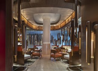 “6 ปีแห่งความล้ำระดับโลก Blue by Alain Ducasse เปิดบ้านรับ Alain Ducasse พร้อมเมนู Découverte สุดเอ็กซ์คลูซีฟ”