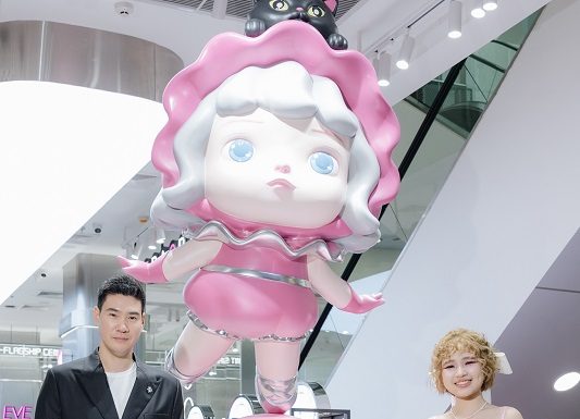 EVEANDBOY ฉลอง 20 ปี ตำนานบิวตี้รีเทลอันดับ 1 ของเมืองไทย ก้าวสู่ “The Future of Beauty Legacy” เปิดตัว EVEANDBOY Centerpoint Siam Square แฟล็กชิฟสโตร์โฉมใหม่สุดล้ำจับมือศิลปินดัง “Mackcha” ถ่ายทอดคาแรกเตอร์ “Chalotte” สู่ไอคอนแห่งความงาม