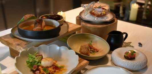 ร้านอาหารคำหอม โดยเชฟเอียน กิตติชัย ให้คุณเฉลิมฉลองเทศกาลแห่งความสุขส่งท้ายปี ด้วยเซตเมนูอาหารไทยเลิศรส