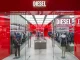 ” DIESEL เปิดตัวแฟล็กชิปสโตร์ใหม่ล่าสุด! บนชั้น 2 ศูนย์การค้าเซ็นทรัล เอ็มบาสซี พร้อมเผยโฉมคอลเลกชั่นสปริง/ซัมเมอร์ 2026 “