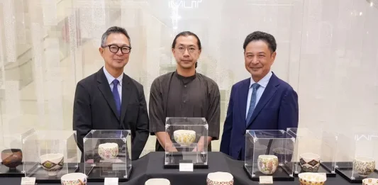 สยาม ทาคาชิมายะ เปิดนิทรรศการ “Benjaron Chawan Tropical Wabi” โดย “ทาคานาโอะ โทโด” ศิลปินเจ้าของรางวัลดีไซน์ระดับโลก กับการถ่ายทอดสุนทรียภาพเซรามิกญี่ปุ่นในมิติใหม่ วันนี้ – 8 กุมภาพันธ์ 2569 ณ ชั้น M สยาม ทาคาชิมายะ