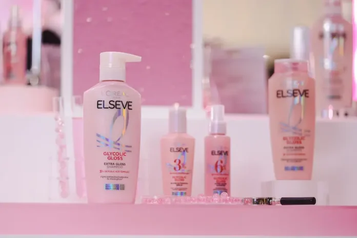 นวัตกรรมความงามที่พิสูจน์ผลลัพธ์ด้วยวิทยาศาสตร์ L’Oréal Paris กับ ชมพู่ – ณิชา– เจมีไนน์ ยกนวัตกรรมไกลโคลิกจากผิวสู่ผม ในงาน Glycolic Universe ณ เซ็นทรัล ลาดพร้าว