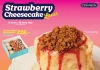 🍓 เอาใจคนรักซินนาบอนและชีสเค้กด้วย Strawberry Cheesecake Lover ที่ผสานความหอมละมุนของชีสเค้กเข้ากับความเปรี้ยวหวานของสตรอว์เบอร์รี ในรูปแบบของซินนามอนโรลได้อย่างลงตัว