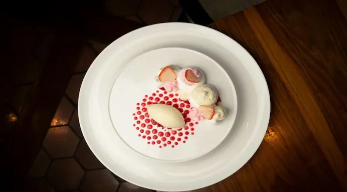 ดื่มด่ำมนต์เสน่ห์แห่งทัสคานี: Rossini’s เปิดประสบการณ์ดินเนอร์พร้อมไวน์รสเลิศจาก Banfi เพื่อเฉลิมฉลองหนึ่งในภูมิภาคที่มีประวัติศาสตร์อันยาวนานและโดดเด่นที่สุดของอิตาลี