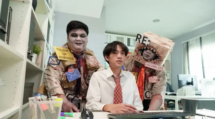 ข้าวสารซาวด์ส่งนักร้องหนุ่มลูกทุ่งอินดี้ “เอิร์ท-นิธิวิชญ์” ลงสนามดนตรีประเดิมซิงเกิลแรก “เอียโอโฮ่” เพลงสนุกที่ให้กำลังใจทุกคนในยามท้อแท้