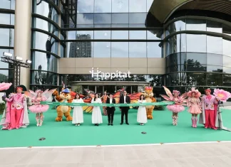 ประวัติศาสตร์หน้าใหม่! Happitat ฉลองเปิดตัวสุดตระการตา เนรมิตผืนดินจรดผืนฟ้ากว่า 2 แสนตารางเมตร พร้อมโชว์โดรน 2,222 ลำ ทุบสถิติประเทศไทย “โจว อี้หราน” นำทัพศิลปินกว่า 100 ชีวิต ร่วมสร้าง Festival of Happiness ปรากฏการณ์แห่งความสุข
