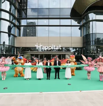 ประวัติศาสตร์หน้าใหม่! Happitat ฉลองเปิดตัวสุดตระการตา เนรมิตผืนดินจรดผืนฟ้ากว่า 2 แสนตารางเมตร พร้อมโชว์โดรน 2,222 ลำ ทุบสถิติประเทศไทย “โจว อี้หราน” นำทัพศิลปินกว่า 100 ชีวิต ร่วมสร้าง Festival of Happiness ปรากฏการณ์แห่งความสุข