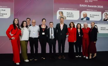 ไบเออร์สด๊อรฟ ตอกย้ำความเป็นผู้นำด้าน Skin Science บนเวที EADV Congress 2026 นำเสนอแนวคิดใหม่ของการดูแลผิวเป็นสิวต่อประชาคมแพทย์ผิวหนังระดับโลก ต่อยอดความก้าวหน้าด้าน Skin Microbiome สู่นวัตกรรม Eucerin DERMOPURE CLINICAL PROBIOM8